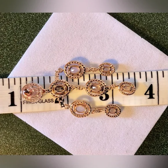 NEW IN BOX Bomb Party Reign Bella’s Luxe Earrings - Unicorn - Only 1 of 250 made - Picture 6 of 10